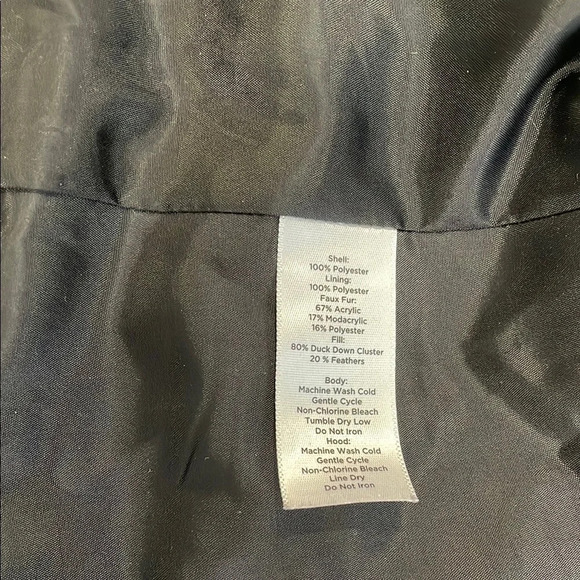 Talbots Black Puffer Vest Removable Faux Fur Hood Down Filled Pockets Small - Picture 9 of 10